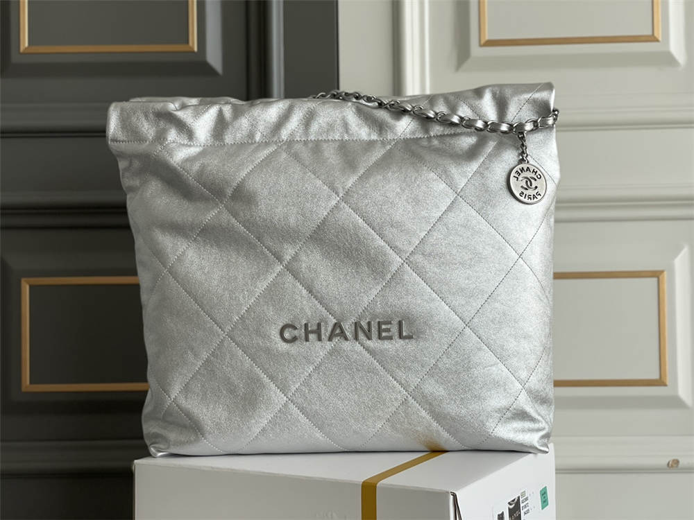 Chanel 22 bag  39x42x8cm 2025 new 